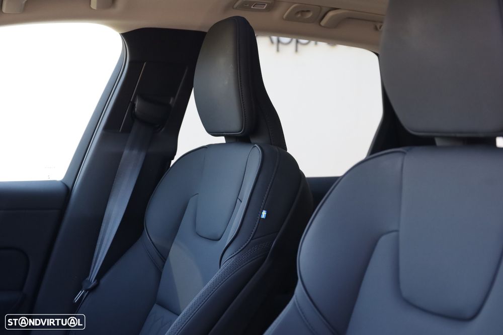 Volvo XC 60 T6 AWD Plus Bright - 11