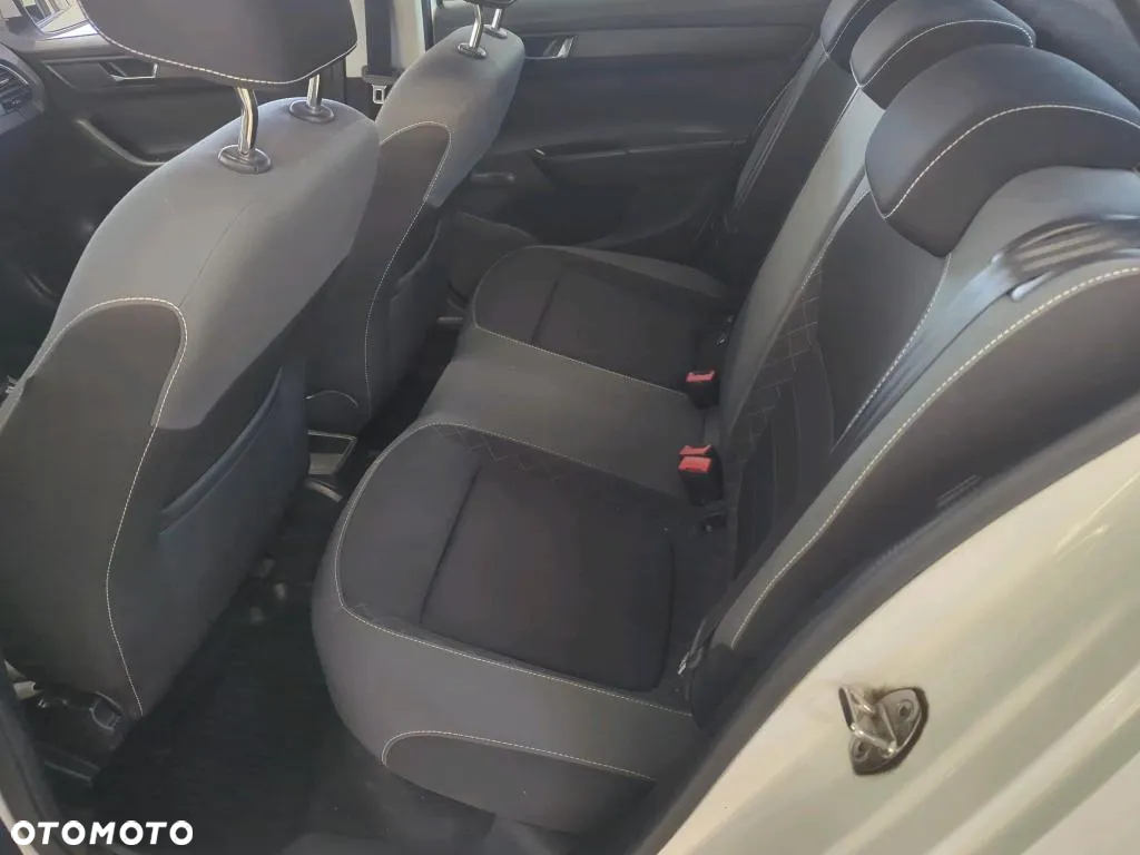 Skoda Fabia 1.0 Ambition Plus - 7