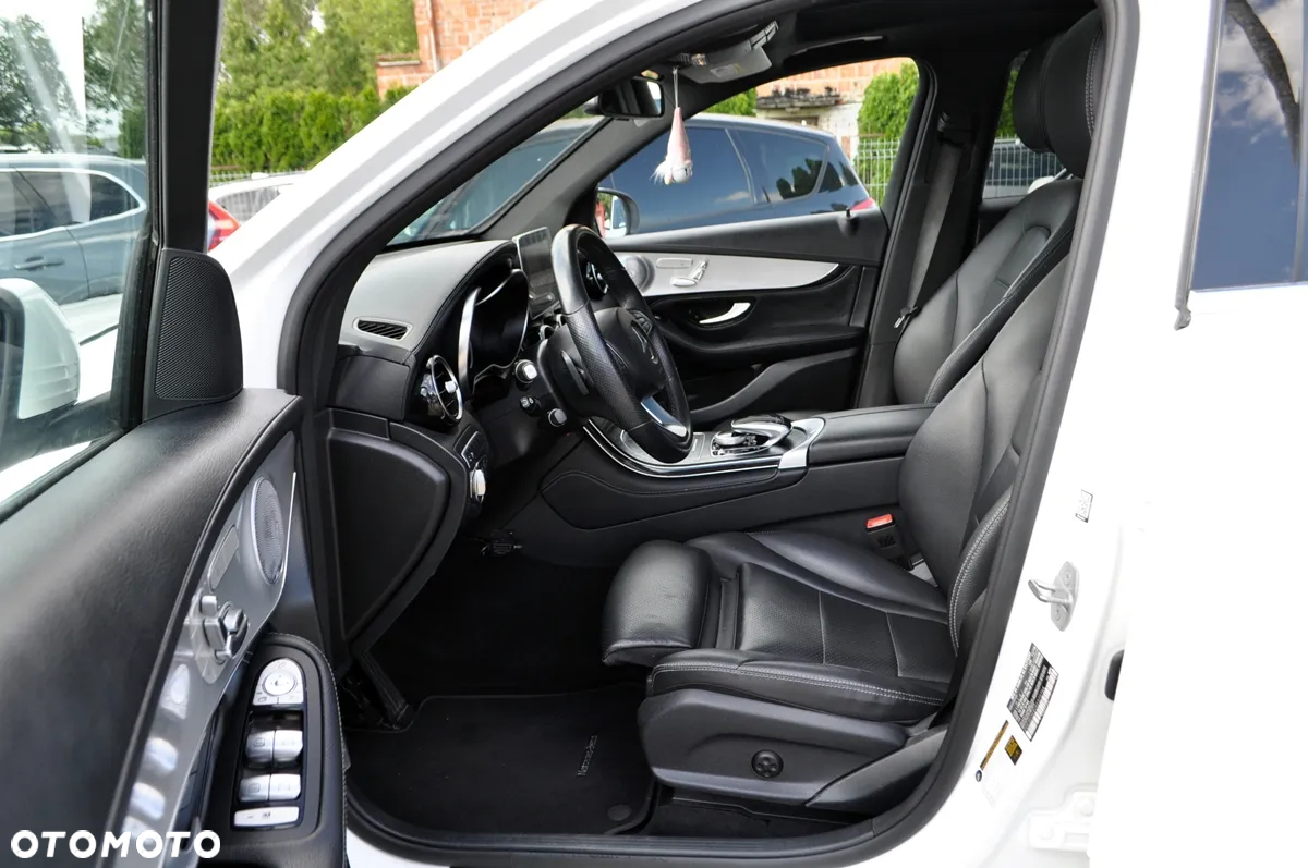 Mercedes-Benz GLC 350 e 4Matic 7G-TRONIC AMG Line - 21