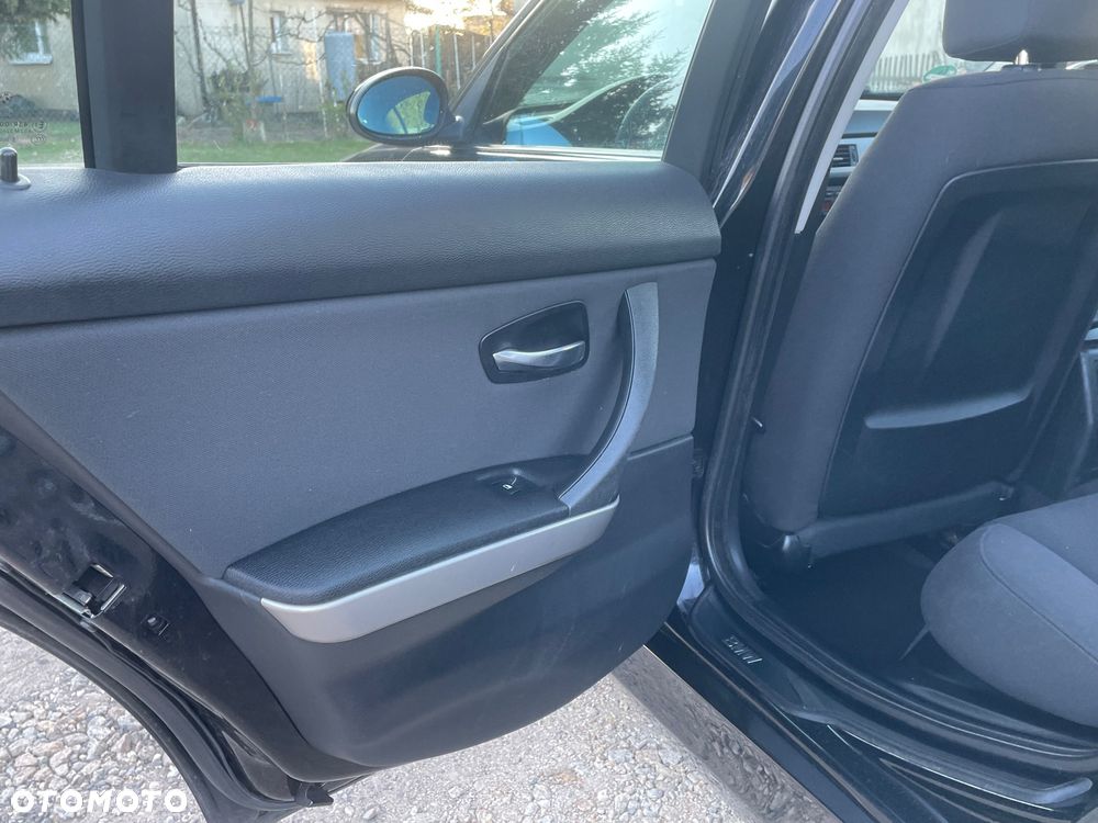 BMW Seria 3 318i Edition Exclusive - 19