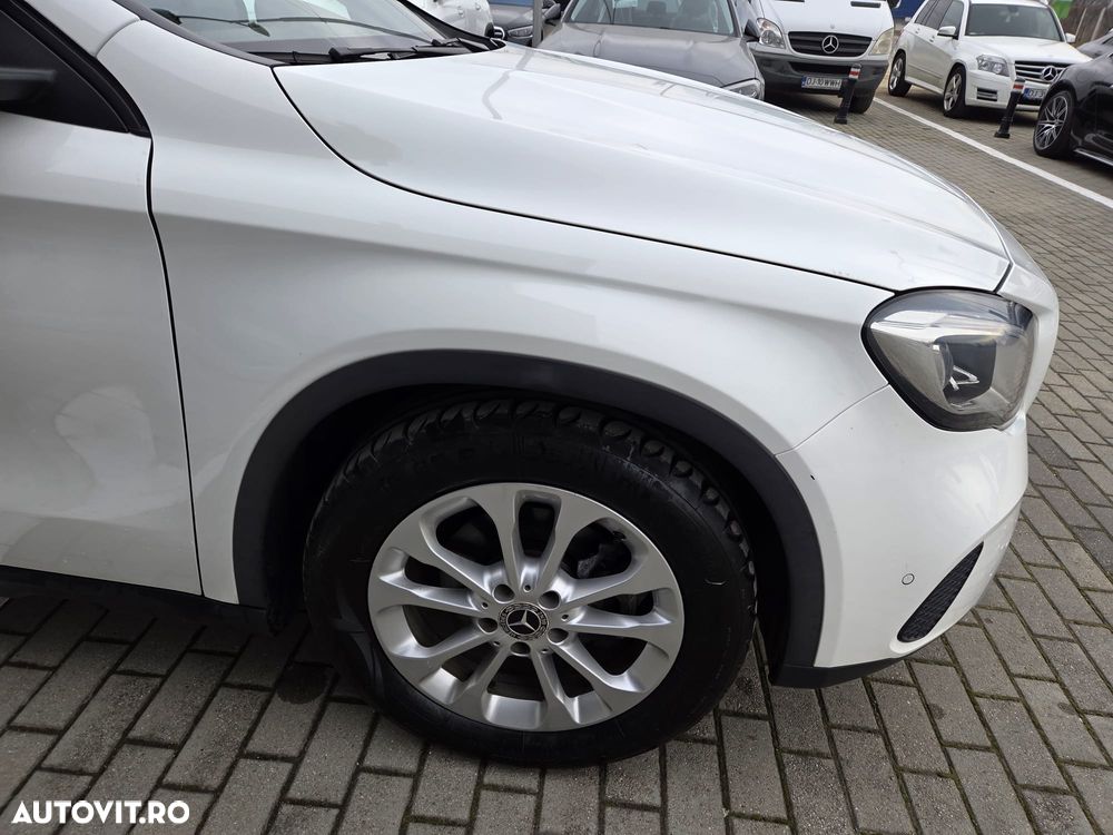 Mercedes-Benz GLA 200 d 4MATIC Aut. - 10