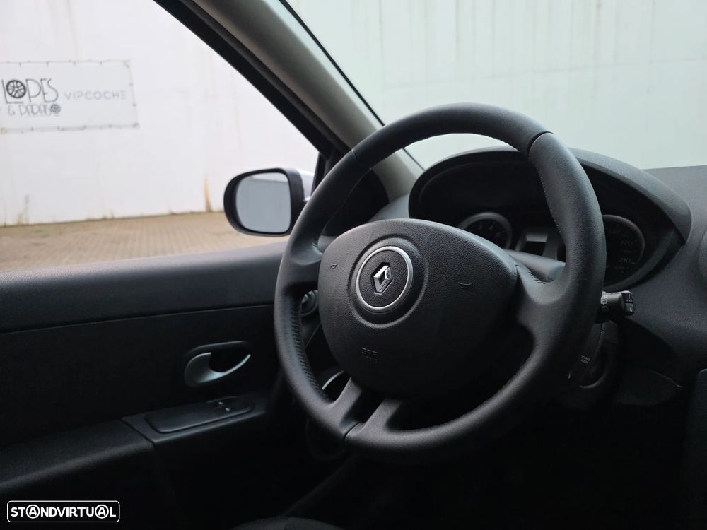 Renault Clio 1.2 16V Dynamique - 44