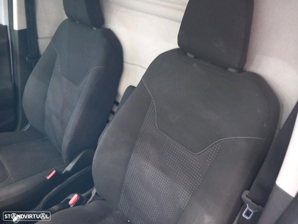 Ford transit-courier-i - 3