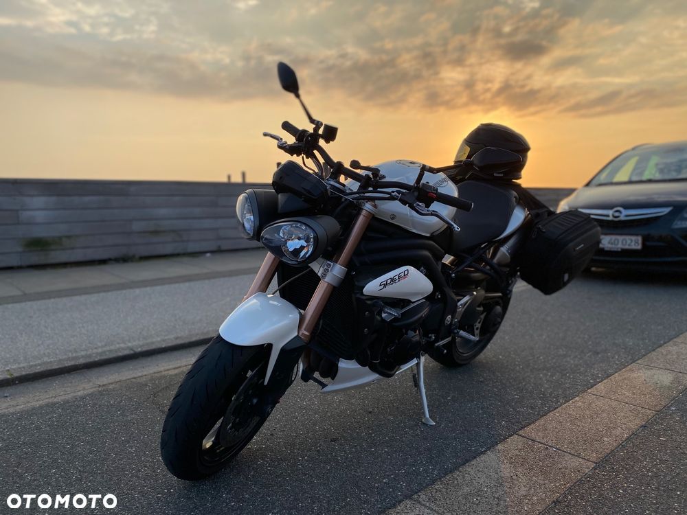 Triumph Speed Triple - 2