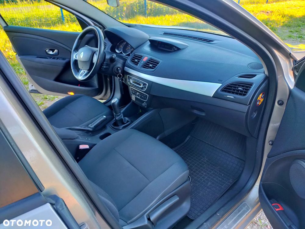 Renault Fluence 1.6 16V Privilege - 10