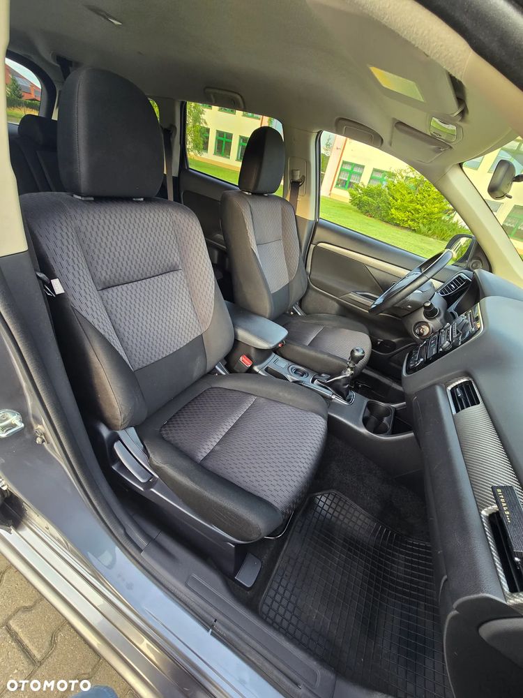 Mitsubishi Outlander 2.2 DI-D 2WD Invite - 23