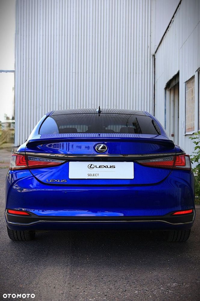Lexus ES 300h F Sport Design - 7