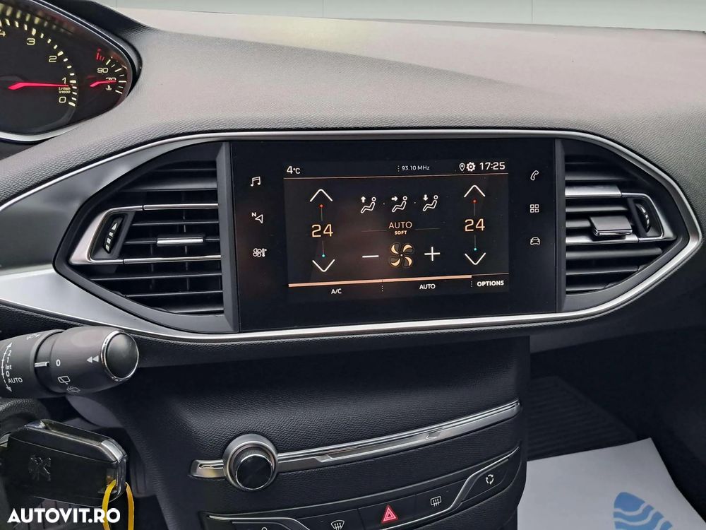 Peugeot 308 1.2 L PureTech Turbo S&S EAT8 Active Pack - 16