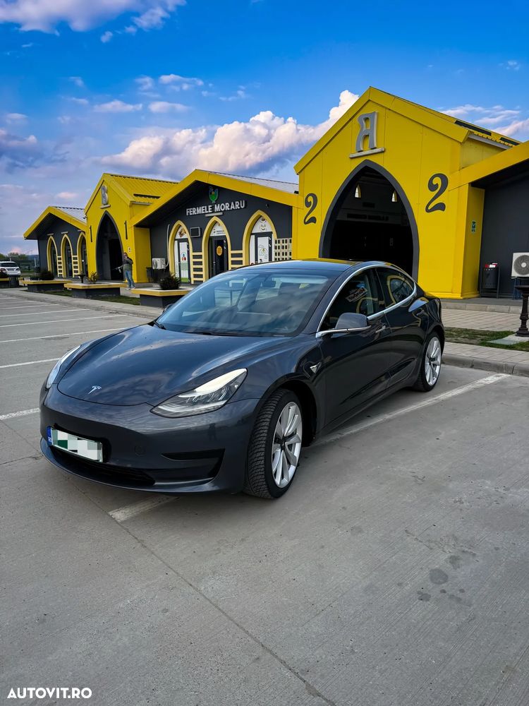 Tesla Model 3 Standard Reichweite Plus Hinterradantrieb - 2