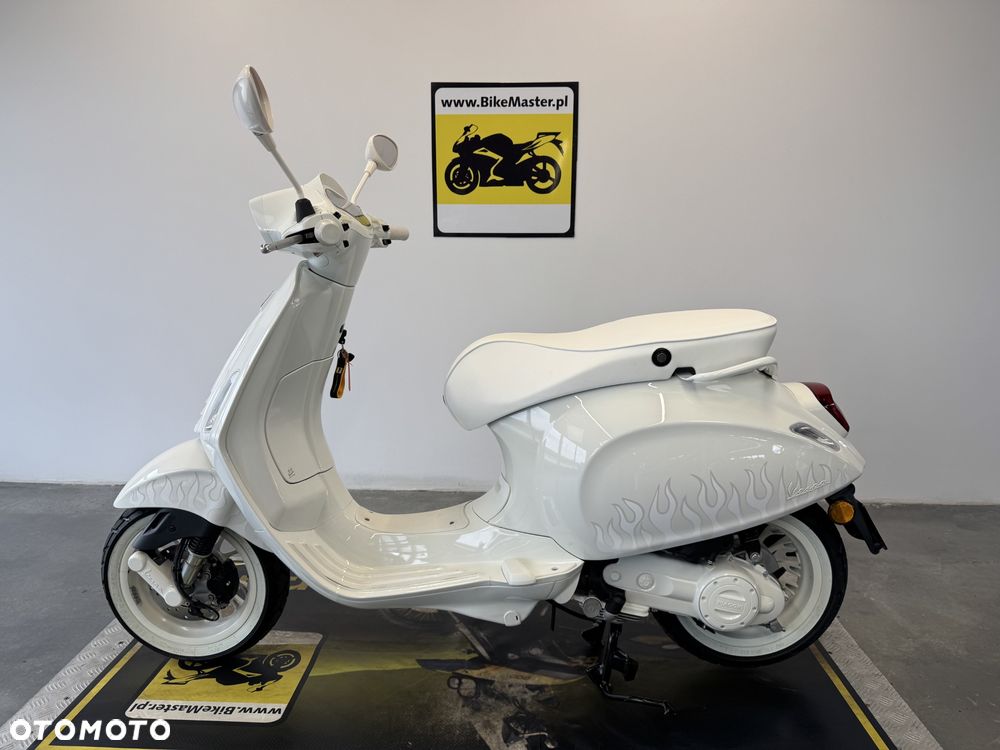 Piaggio Vespa - 2