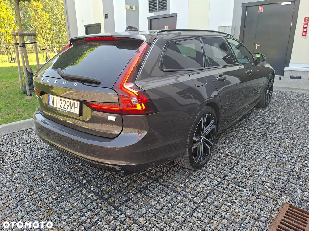 Volvo V90 T8 AWD Plug-In Hybrid R-Design - 2