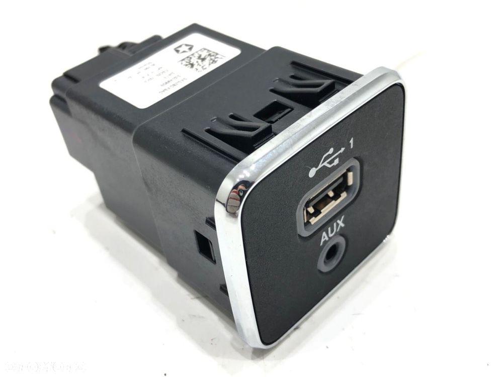 GNIAZDO PORT USB AUX  JEEP COMPASS (MP, M6) 2016 - 2022 2.4 MultiAir 4x4 129 kW [175 KM] benzyna - 2