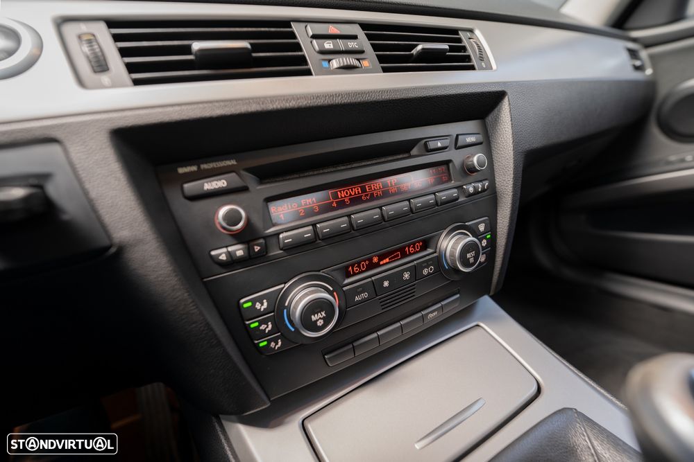BMW 318 d Sport - 13