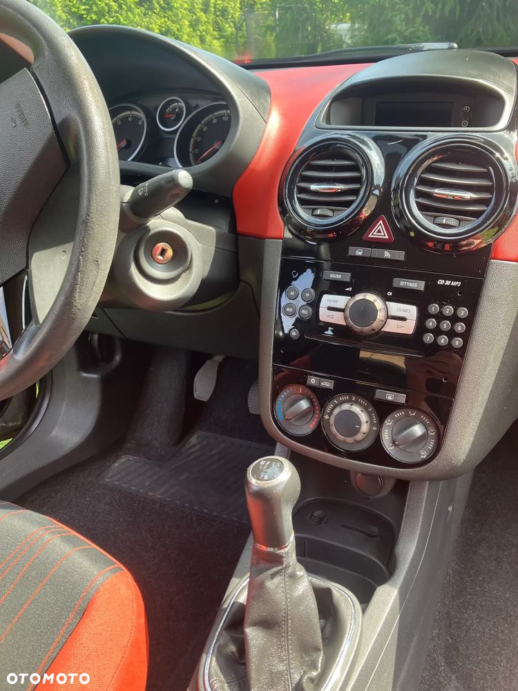 Opel Corsa 1.4 16V Enjoy - 14