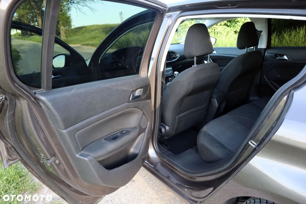 Peugeot 308 1.6 e-HDi Active S&S - 14