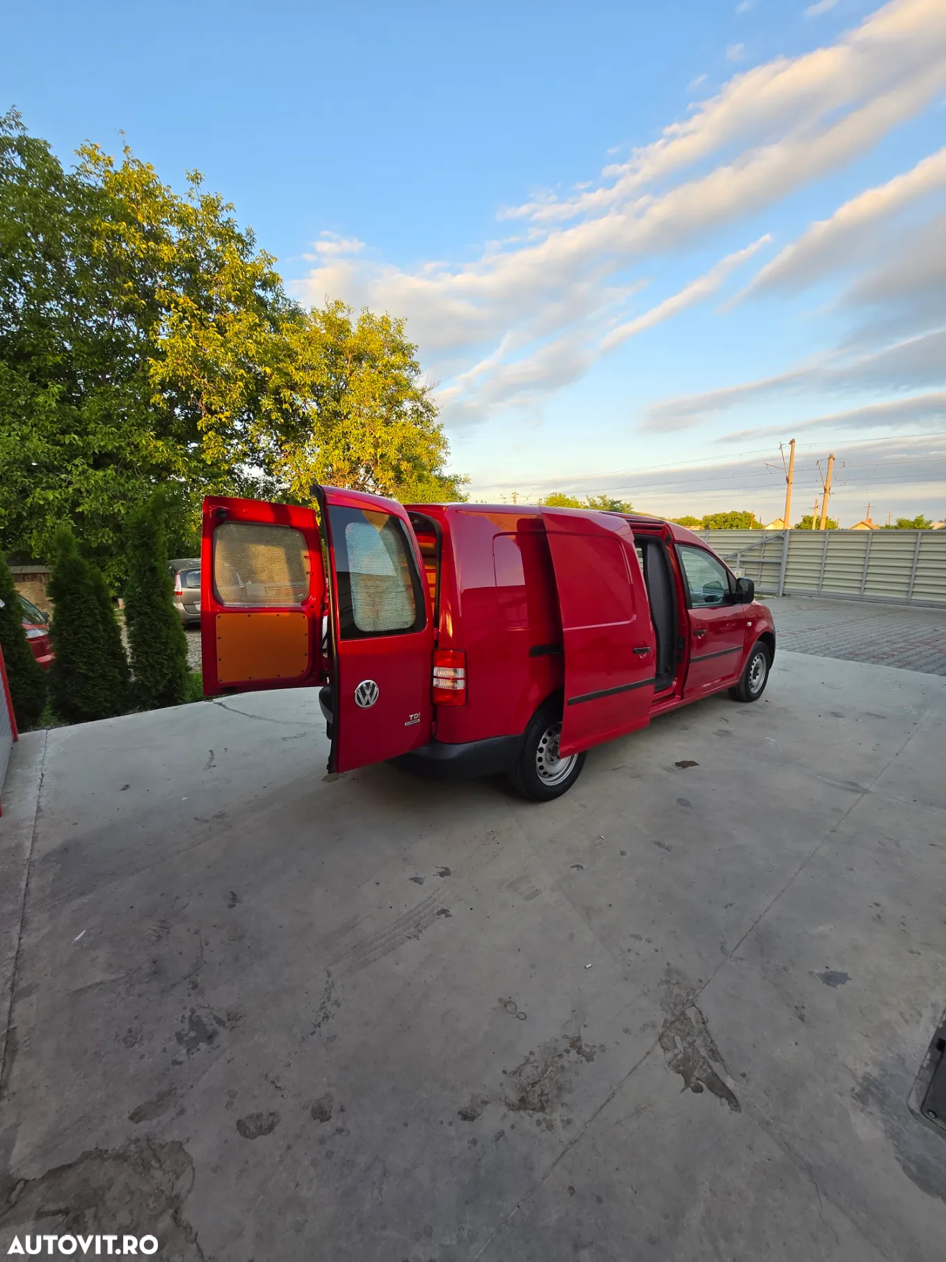 Volkswagen Caddy MAXI / CUTIE AUTOMATĂ / 2012 - 15