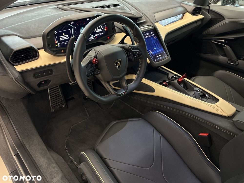Lamborghini Revuelto - 10