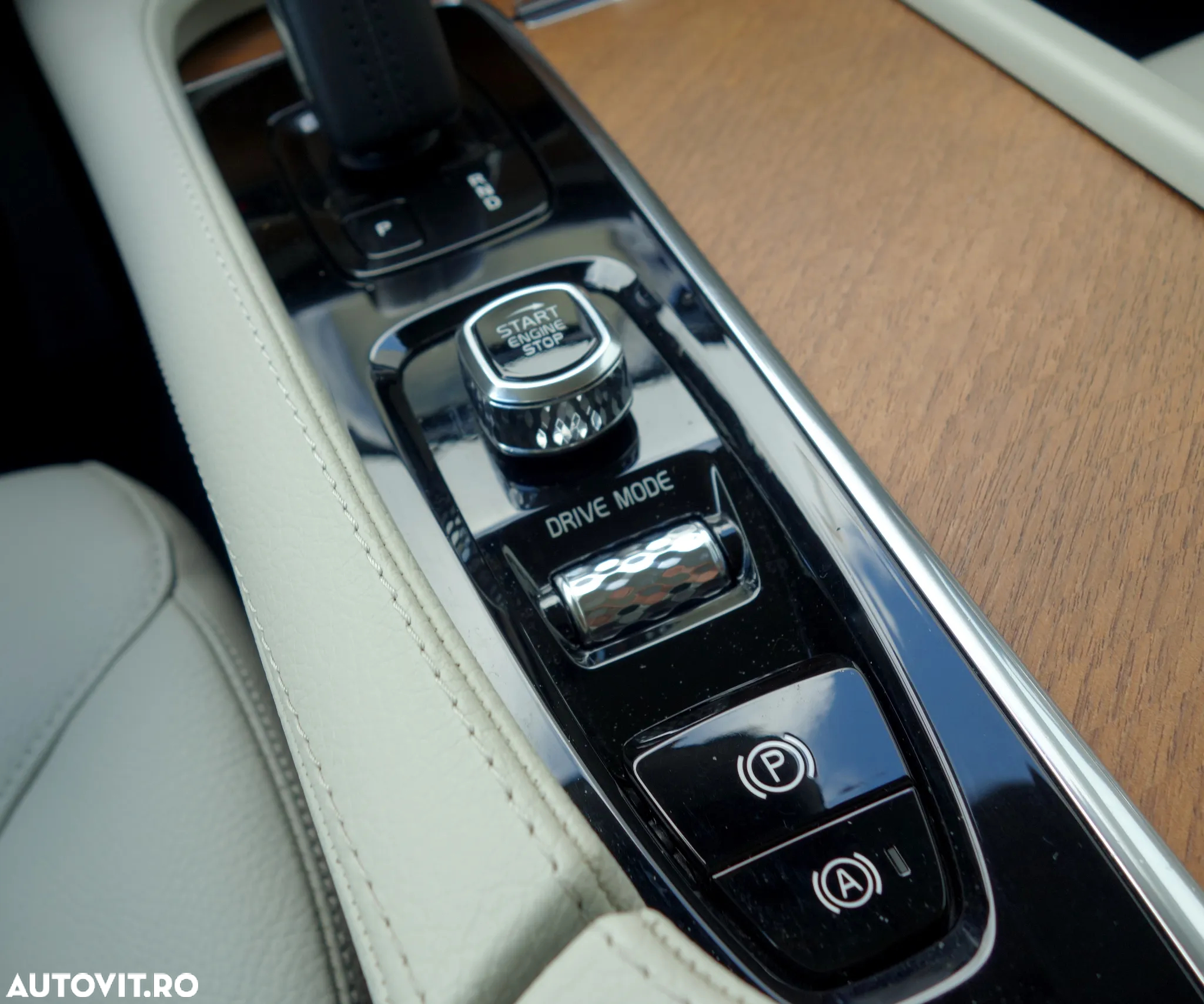 Volvo XC 90 B5 MHEV AWD 5 locuri Momentum - 16