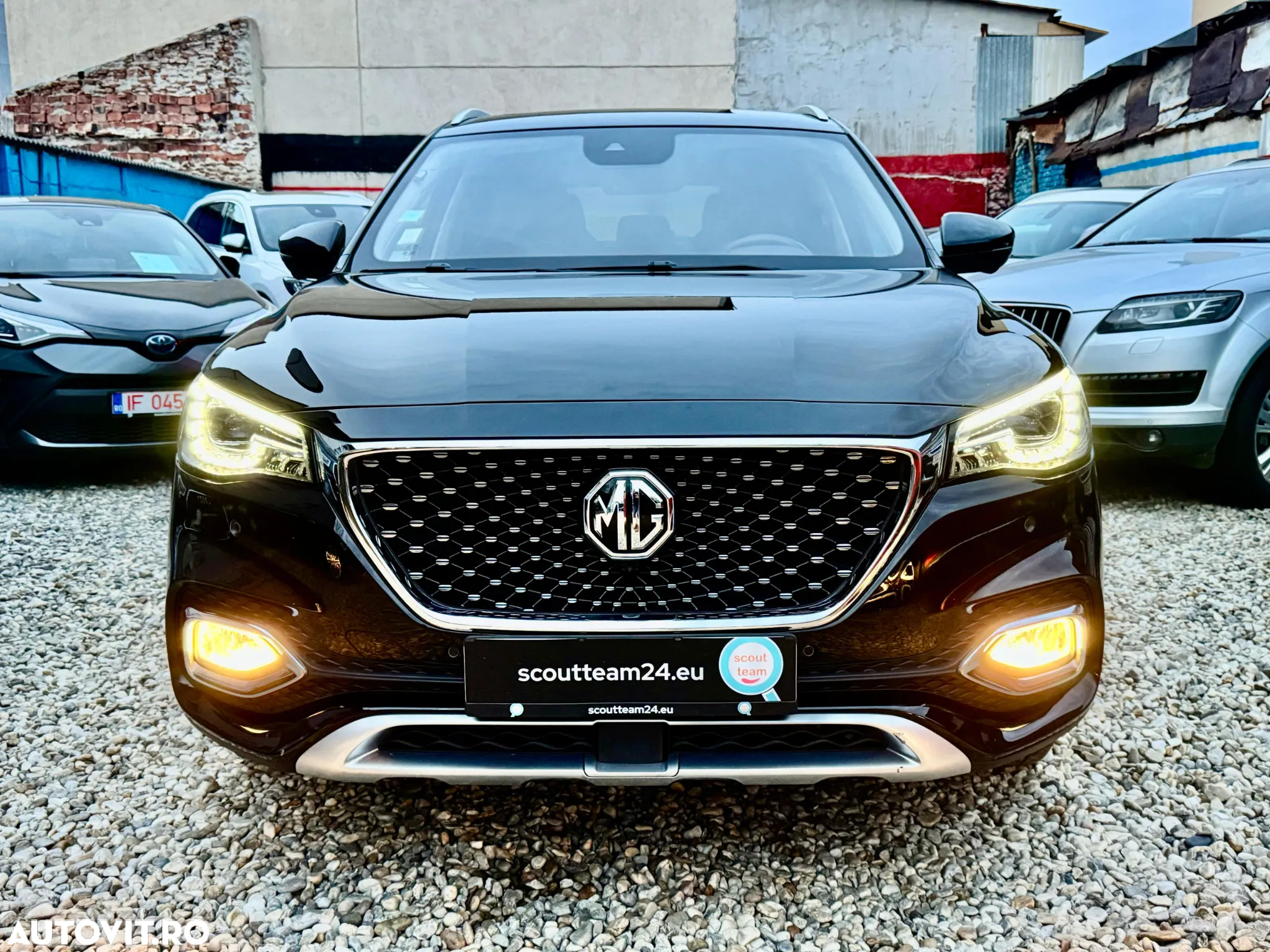 MG EHS 1.5T-GDI PHEV Luxury - 2