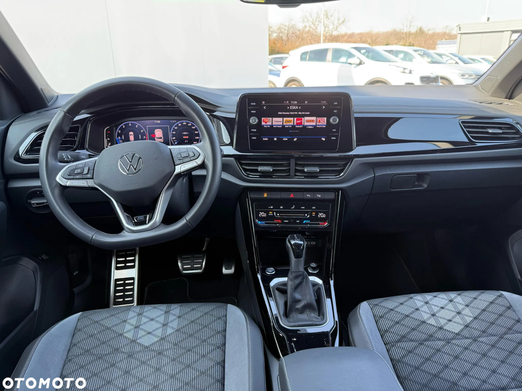Volkswagen T-Roc 1.5 TSI R-Line DSG - 12