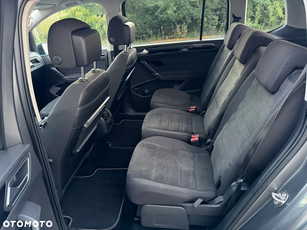 Volkswagen Touran - 13