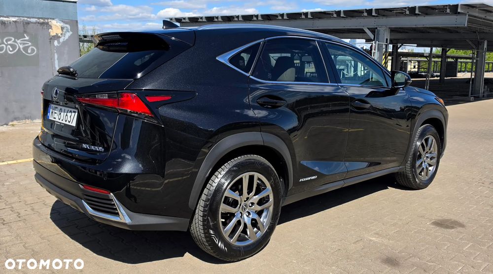 Lexus NX 300h Prestige AWD - 4