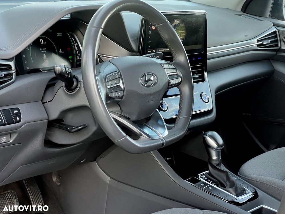 Hyundai IONIQ - 12