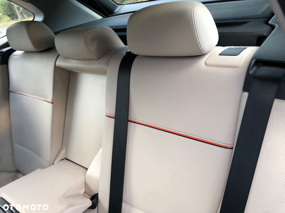 BMW X1 xDrive20d - 13