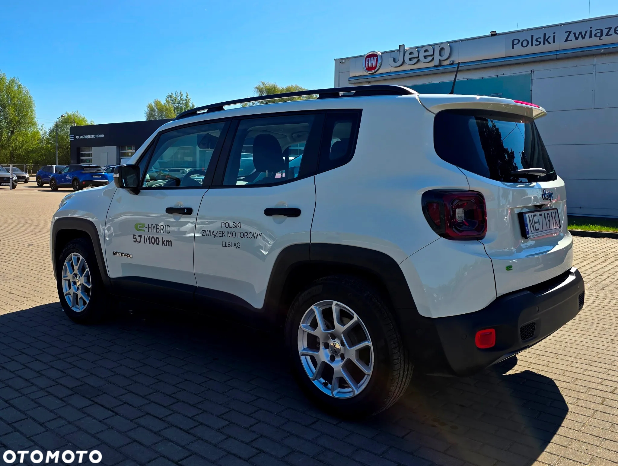 Jeep Renegade 1.5 T4 mHEV Altitude FWD S&S DCT - 3