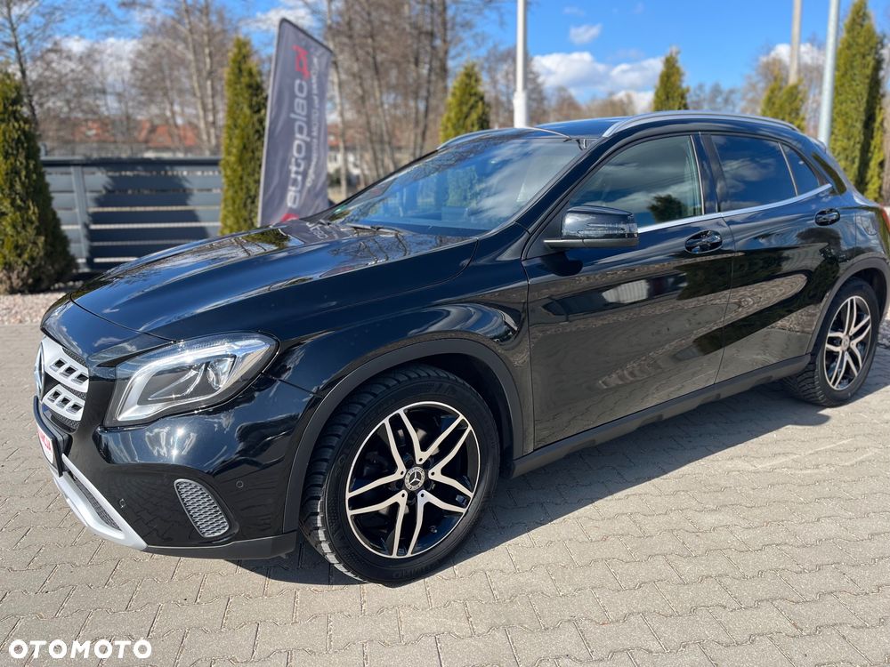 Mercedes-Benz GLA 180 UrbanStyle Edition - 8