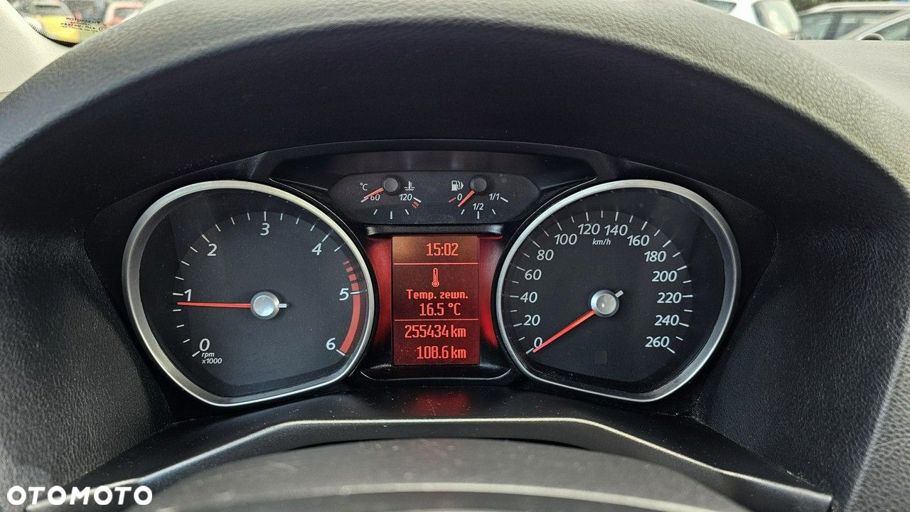 Ford Mondeo - 32