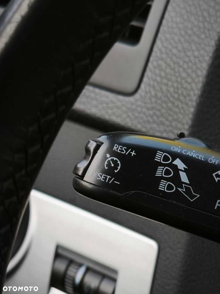 Volkswagen Multivan - 21