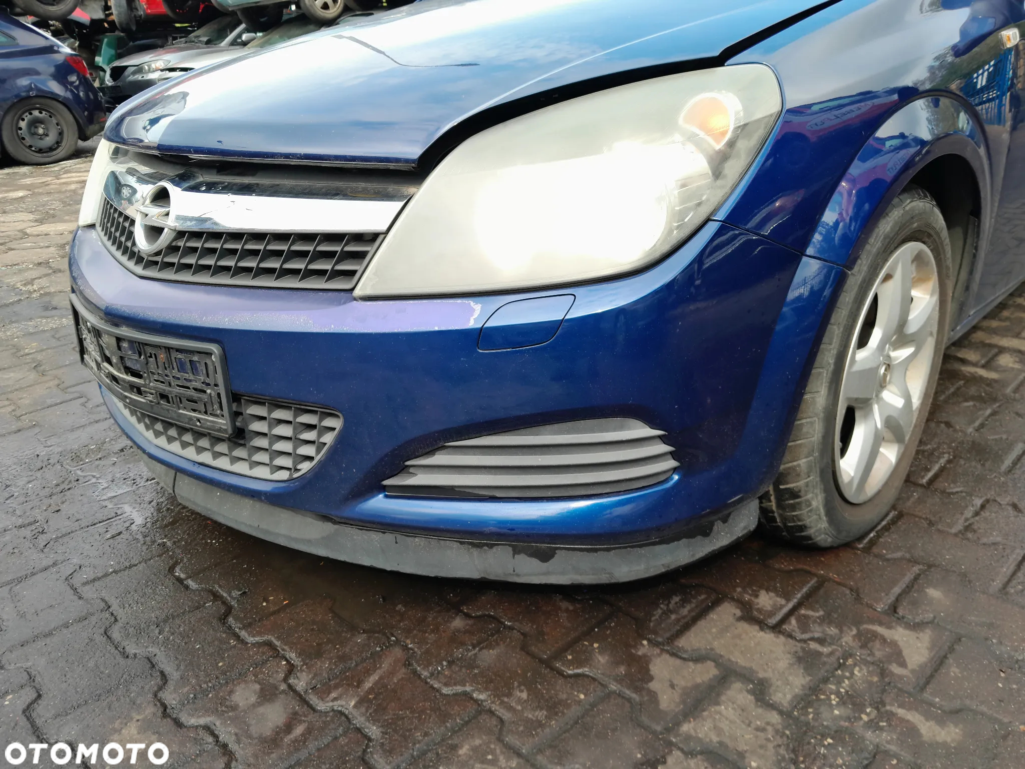 Zderzak przedni OPEL Astra H 04-14r. GTC Z21B - 2
