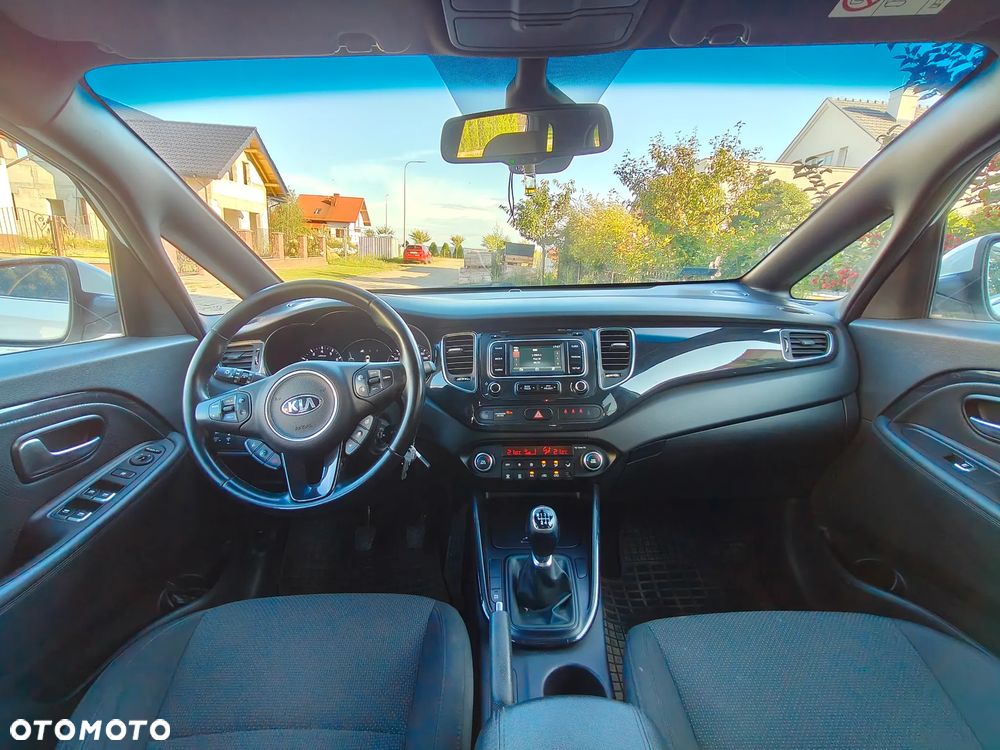 Kia Carens 1.6 GDI L - 16