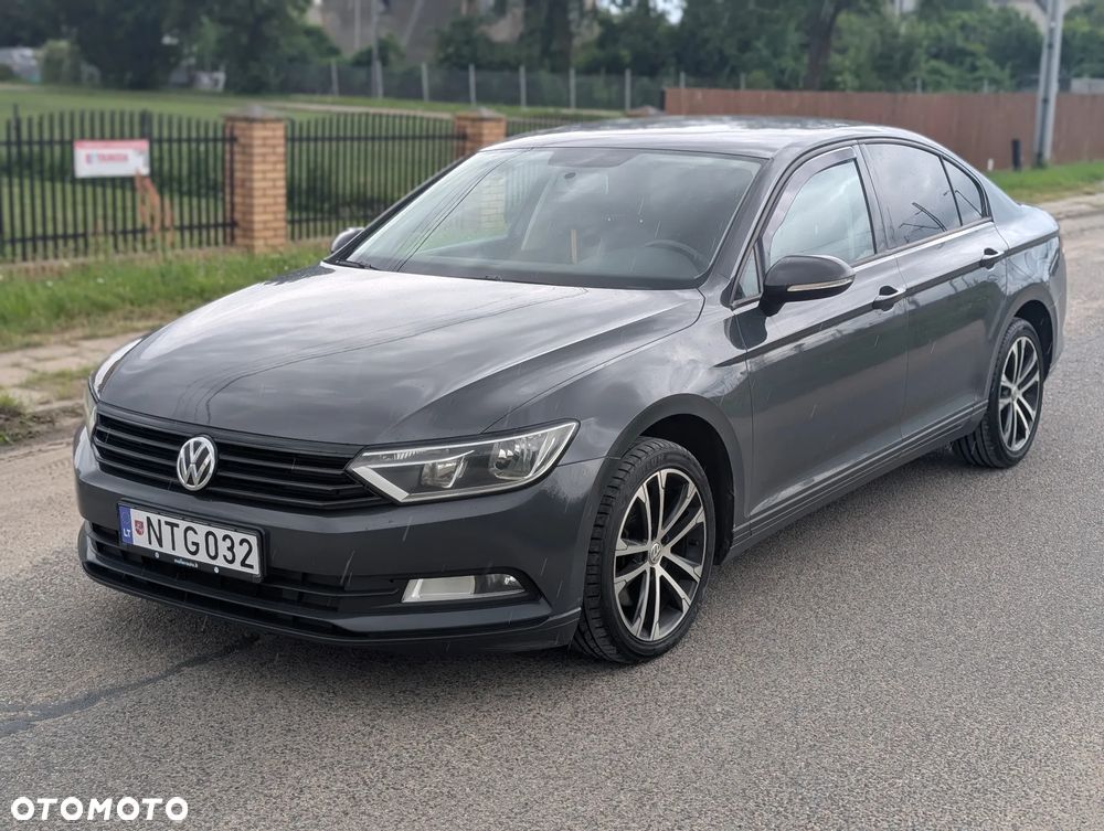 Volkswagen Passat 1.6 TDI Comfortline - 4