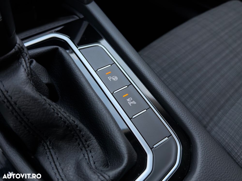 Volkswagen Passat Variant 2.0 TDI SCR DSG Business - 17