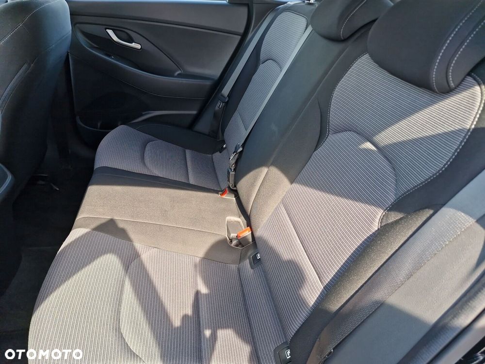 Hyundai i30 1.5 DPI Classic + - 15