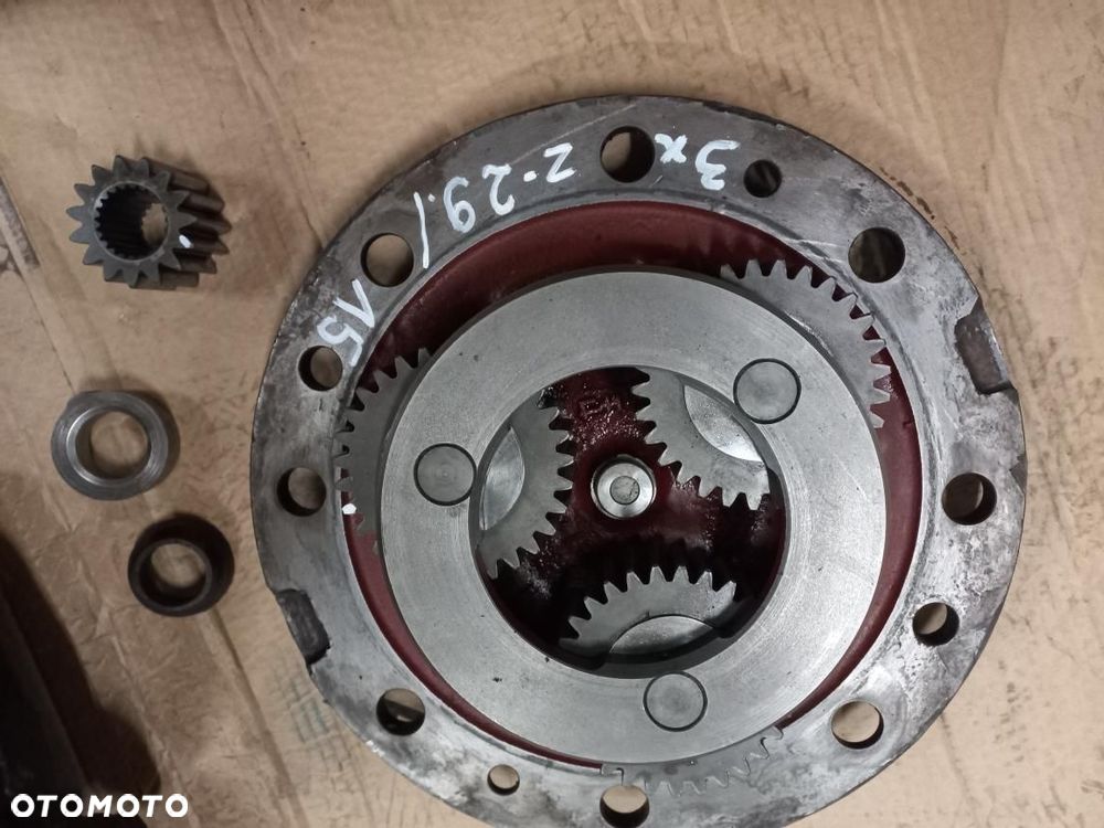 Części Case Maxxum IH 5120,5130,5140,5150,580K most 709/S2,półoś długa 81881C2,obudowa zwolnicy K395123,pokrywa,układ planetarny 81888C1,wieniec Z-75,9968069,koło zębate Z-29,N13513,koło K395126,półoś krutka Z-22,N14409,mechanizm różnicowy 109686A1,1349056C1,koło talerzowe 11z/32z , atak,81876C1 - 2