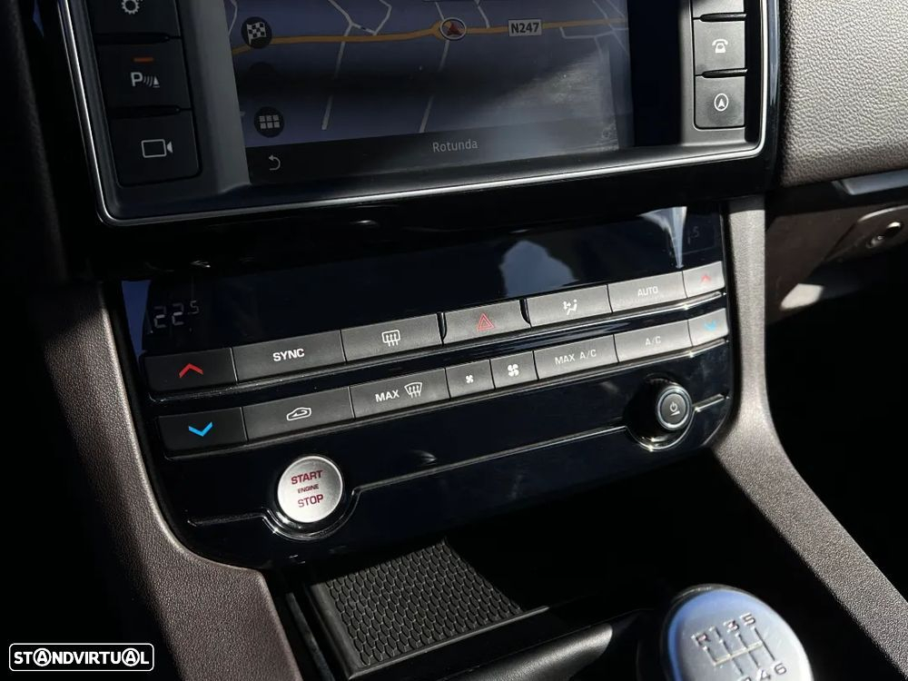 Jaguar F-Pace 2.0 i4D Portfolio - 10