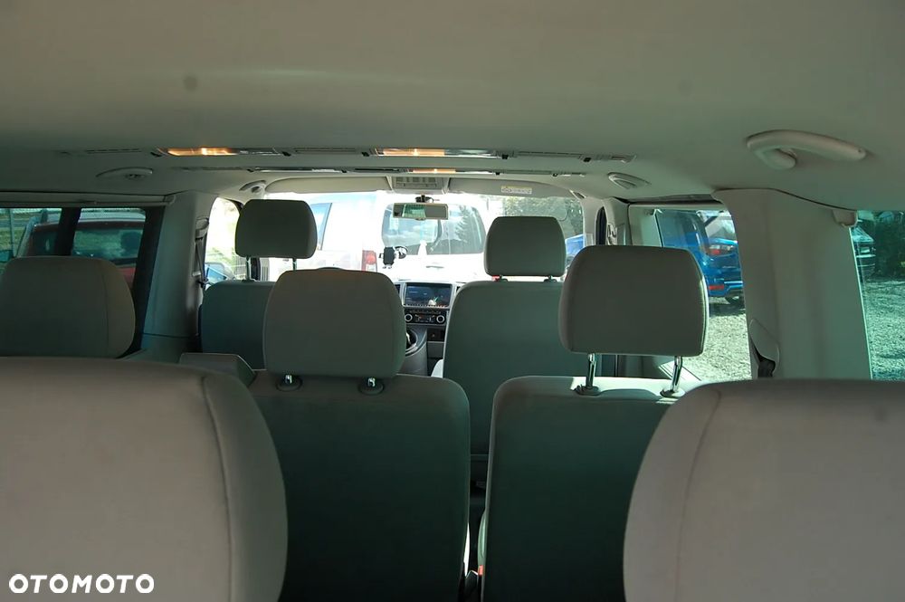 Volkswagen Caravelle - 19