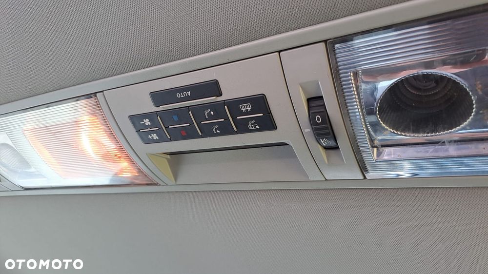 Volkswagen Multivan - 6