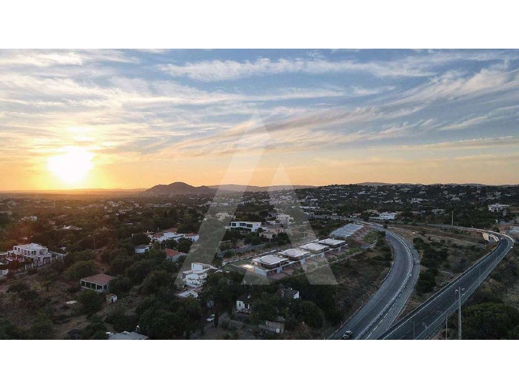 Terreno para construção com projeto aprovado localizado em Almancil. - Grande imagem: 2/3