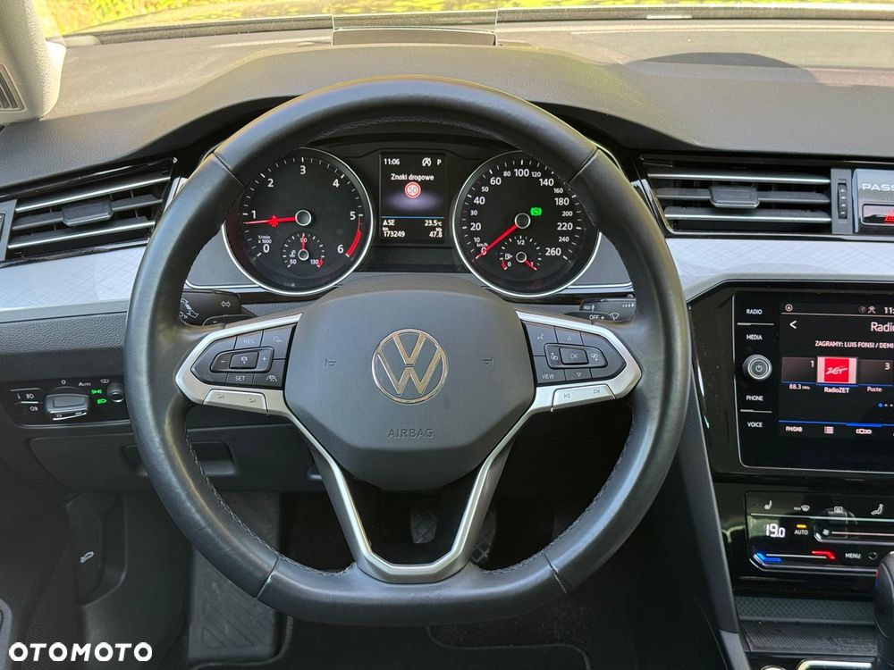 Volkswagen Passat 2.0 TDI SCR Style DSG - 20
