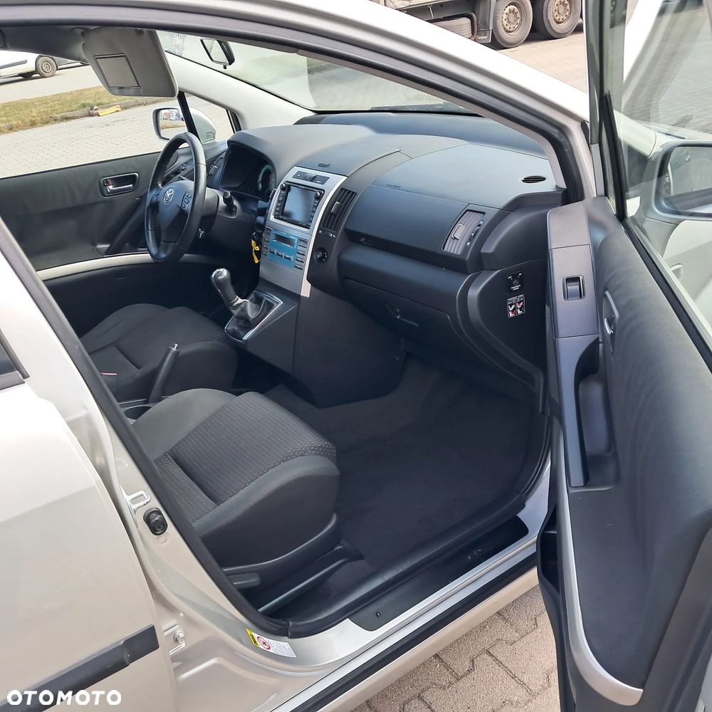 Toyota Corolla Verso - 7