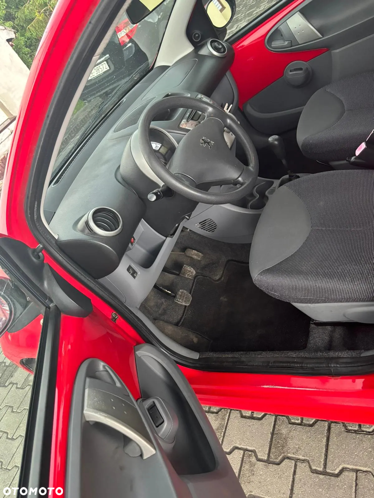Peugeot 107 - 12