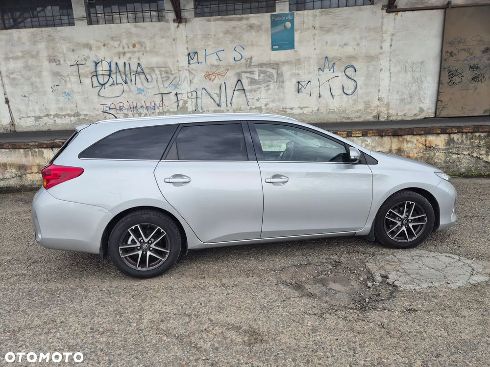 Toyota Auris 1.4 D-4D Life - 5