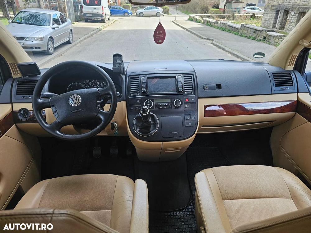 Volkswagen Multivan - 7