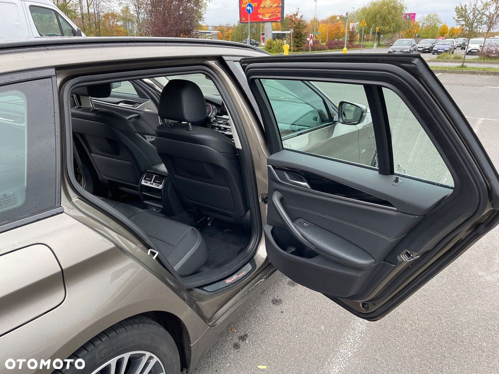 BMW Seria 5 530d Sport Line sport - 24