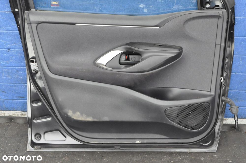 TOYOTA YARIS IV DRZWI LEWY PRZÓD LEWE PRZEDNIE 1G3 - 13