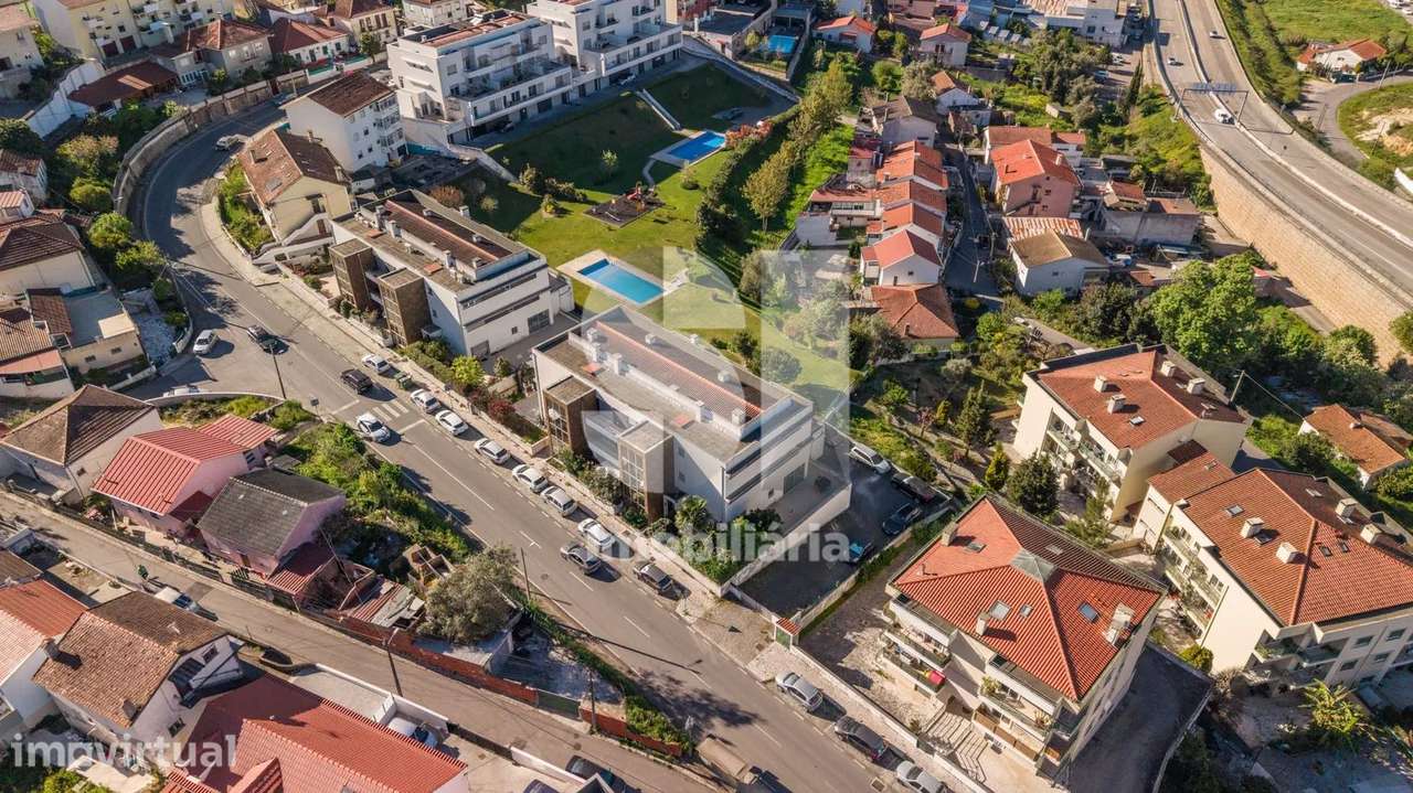 T2 com 100m2 em Condomínio Privado - Grande imagem: 2/30